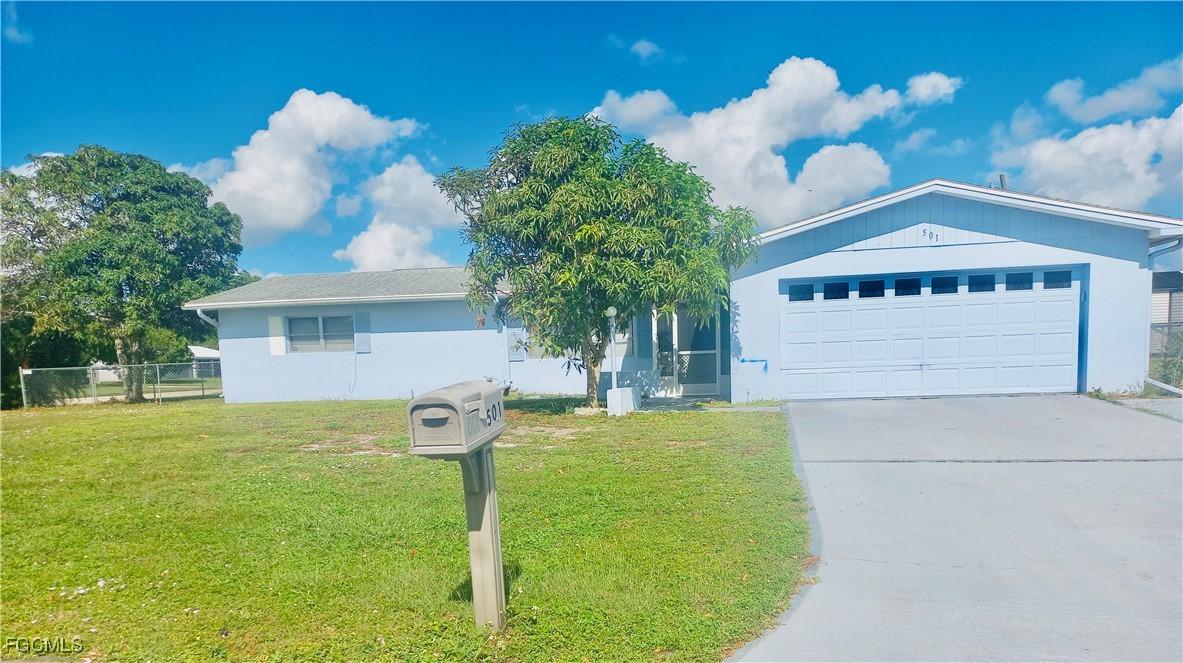 501 Parkside St., Lehigh Acres, FL 33936