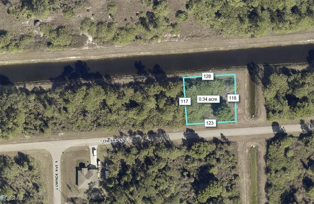 1143 Cherry St., Lehigh Acres, FL 33974