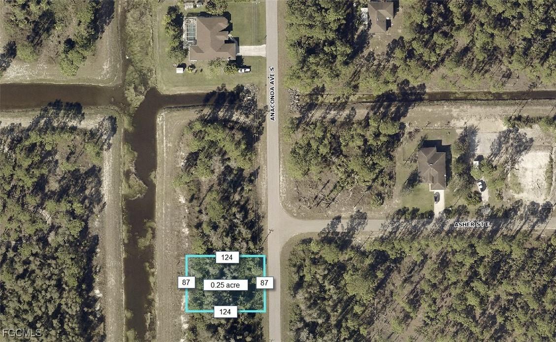906 Anaconda Ave., Lehigh Acres, FL 33974