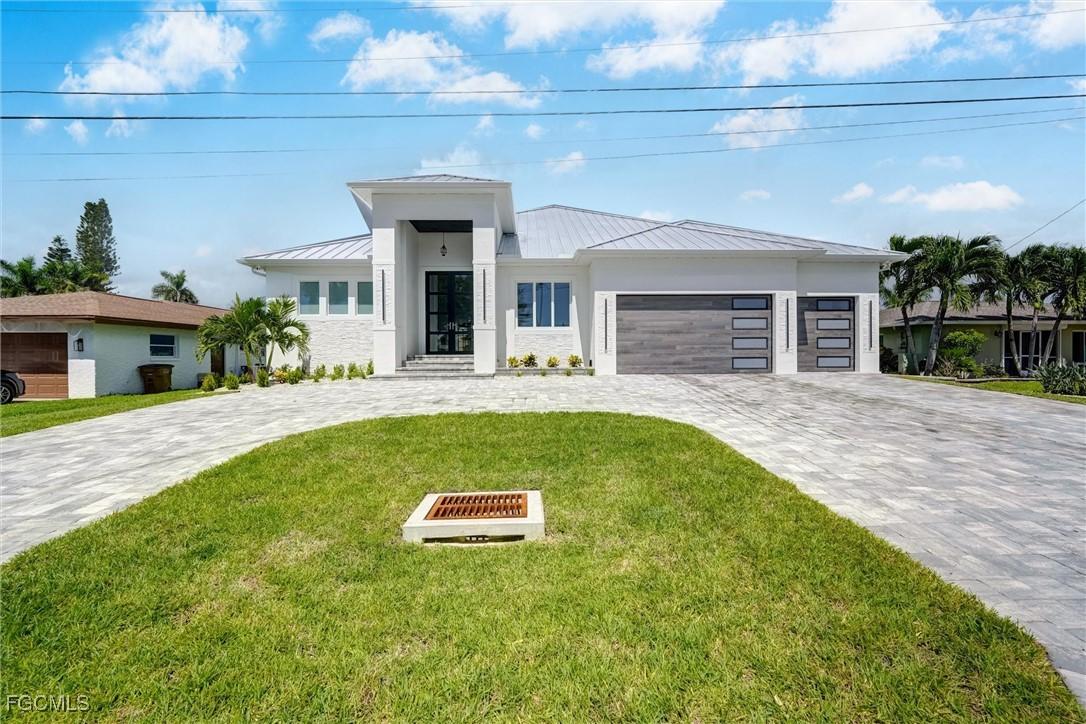 809 Miramar Ct., Cape Coral, FL 33904