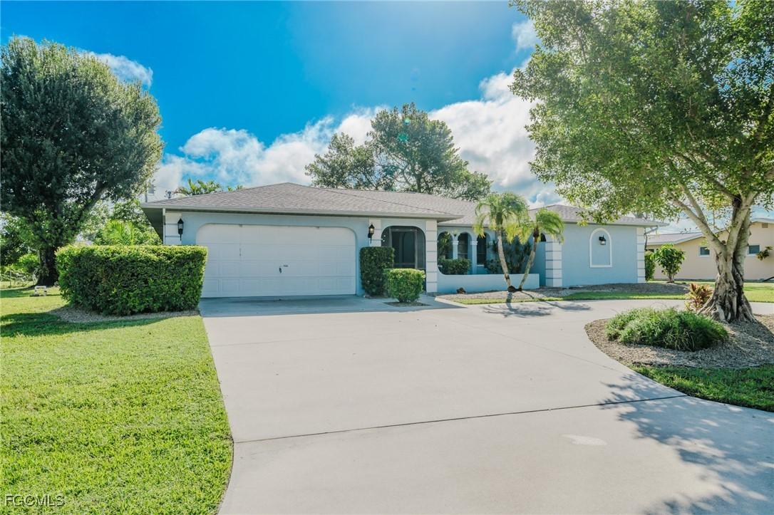 4015 SE 9th Ct., Cape Coral, FL 33904