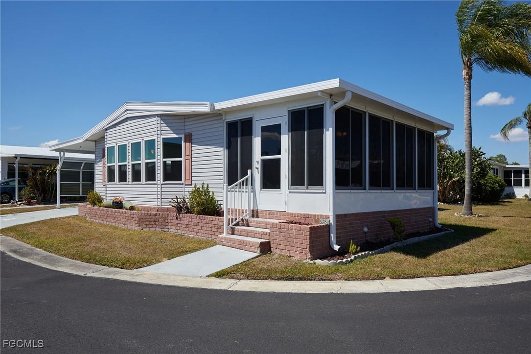 15 Ilex St., Alva, FL 33920