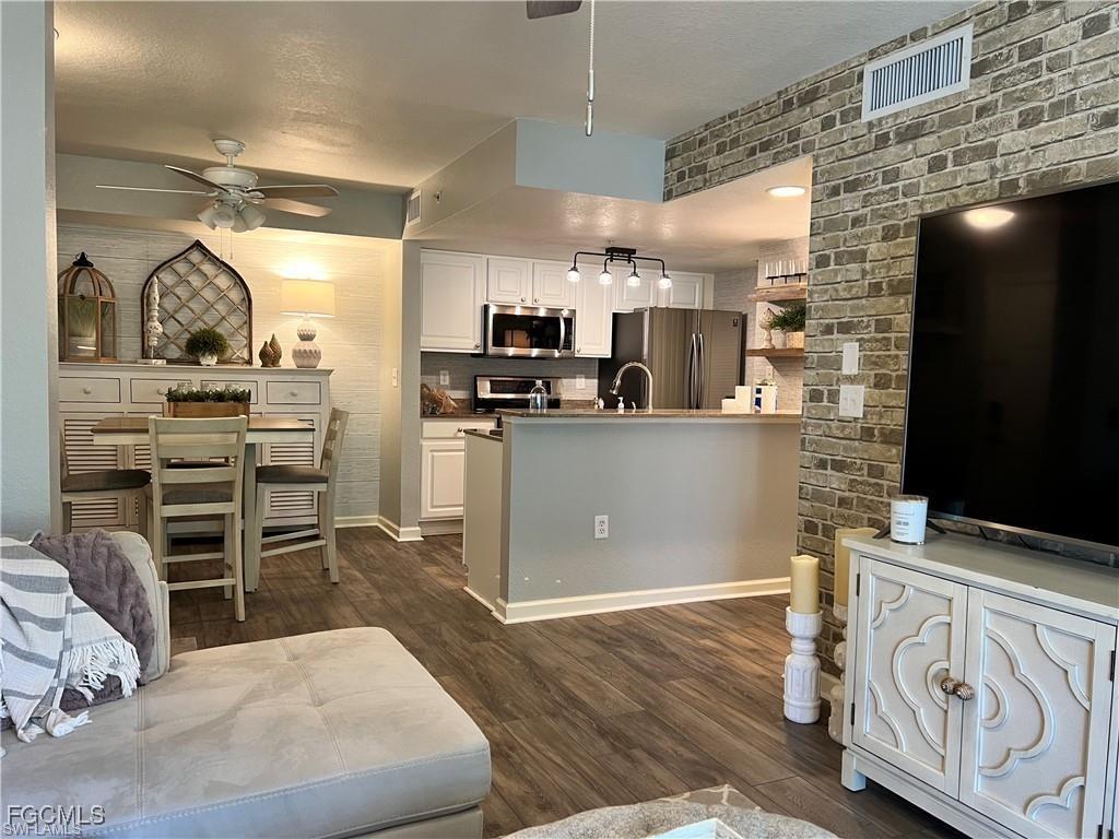 4105 Residence Dr. #707, Fort Myers, FL 33901