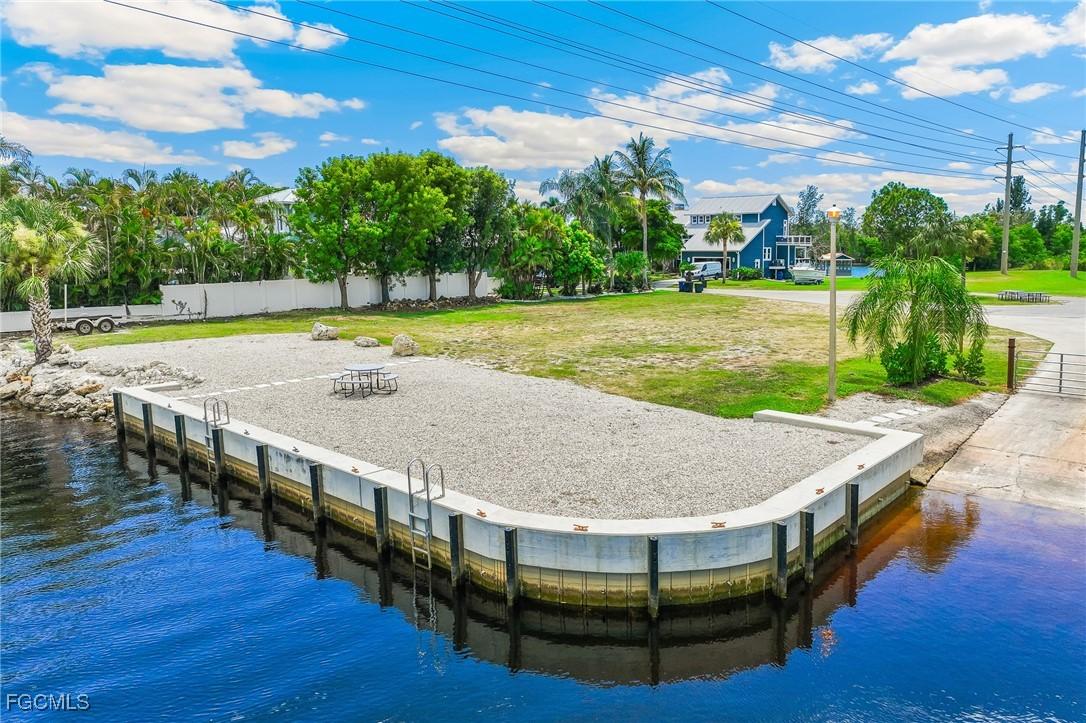 6118 Park Rd., Fort Myers, FL 33908