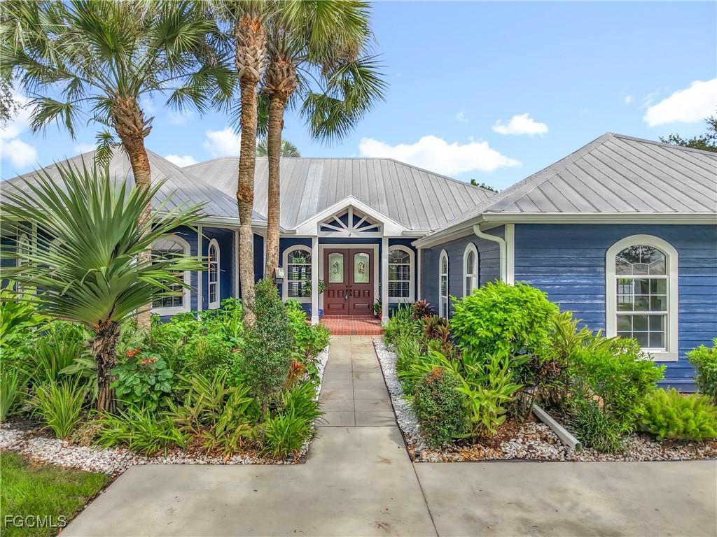 18120 Riverchase Ct., Alva, FL 33920