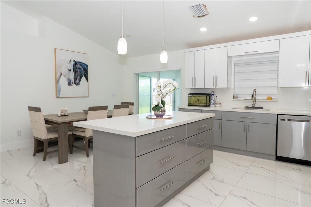 4623 Jacaranda Pkwy., Cape Coral, FL 33993