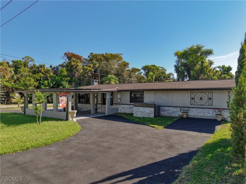 1320 Lavin Ln., North Fort Myers, FL 33917
