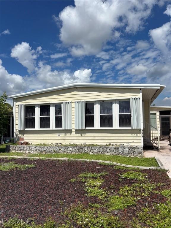 775 Knotty Pine Cir., North Fort Myers, FL 33917