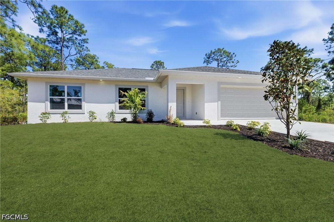 902 Clark Ave., Lehigh Acres, FL 33972