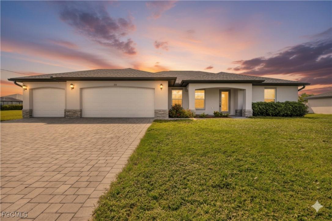 216 NW 9th Ter., Cape Coral, FL 33993