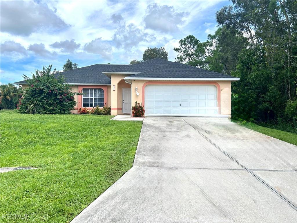 947 Hunter St., Lehigh Acres, FL 33974