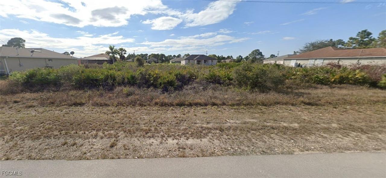 318 Panorama Ave., Lehigh Acres, FL 33974