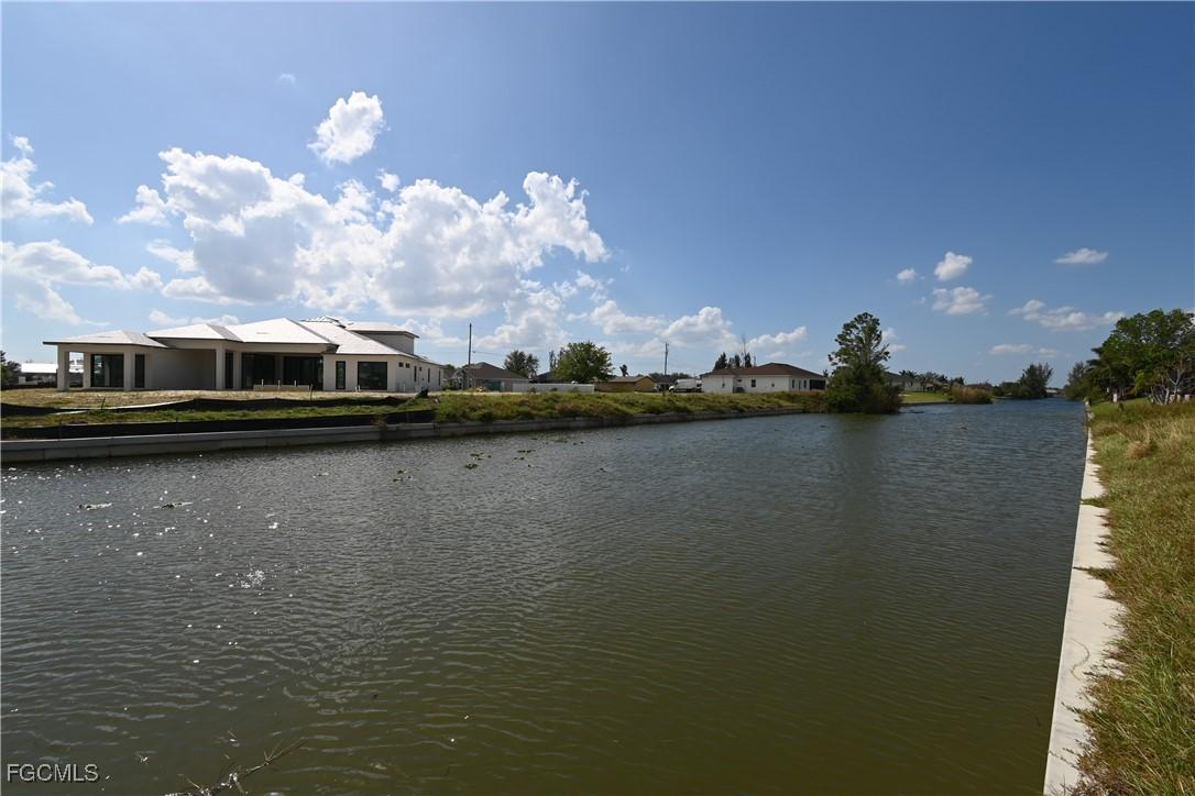 432 SW 22nd St., Cape Coral, FL 33991