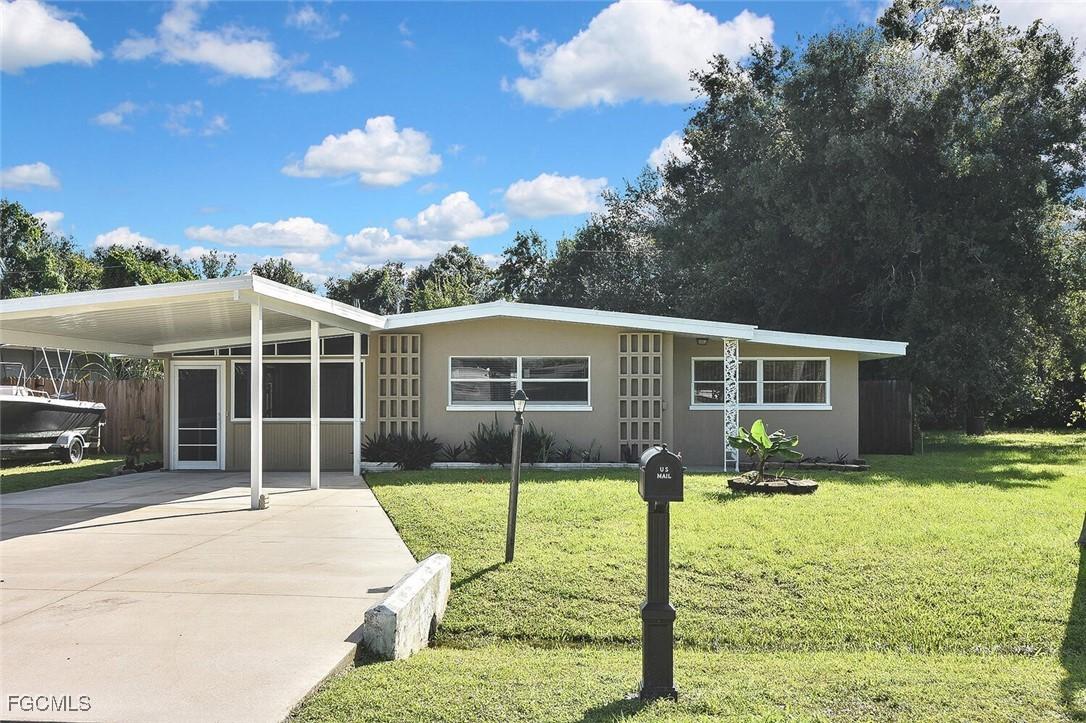 1254 Pinecrest St., North Fort Myers, FL 33903