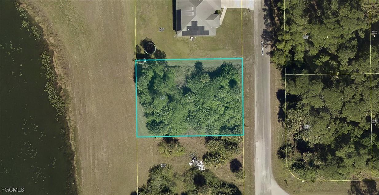 850 Haskell St., Lehigh Acres, FL 33974