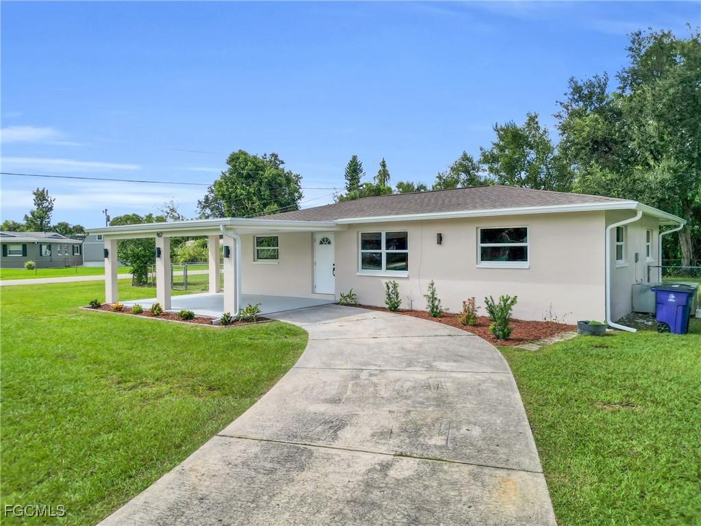 462 Muskegon Ave., Fort Myers, FL 33905