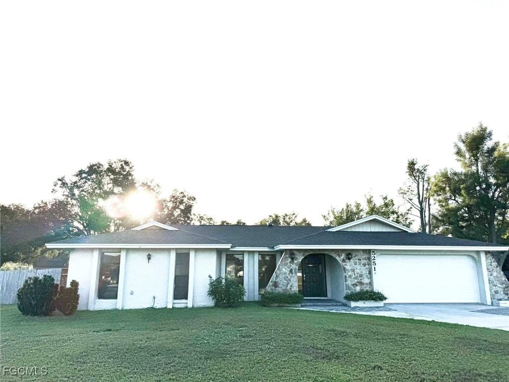 5251 Bunyan St., Sarasota, FL 34232