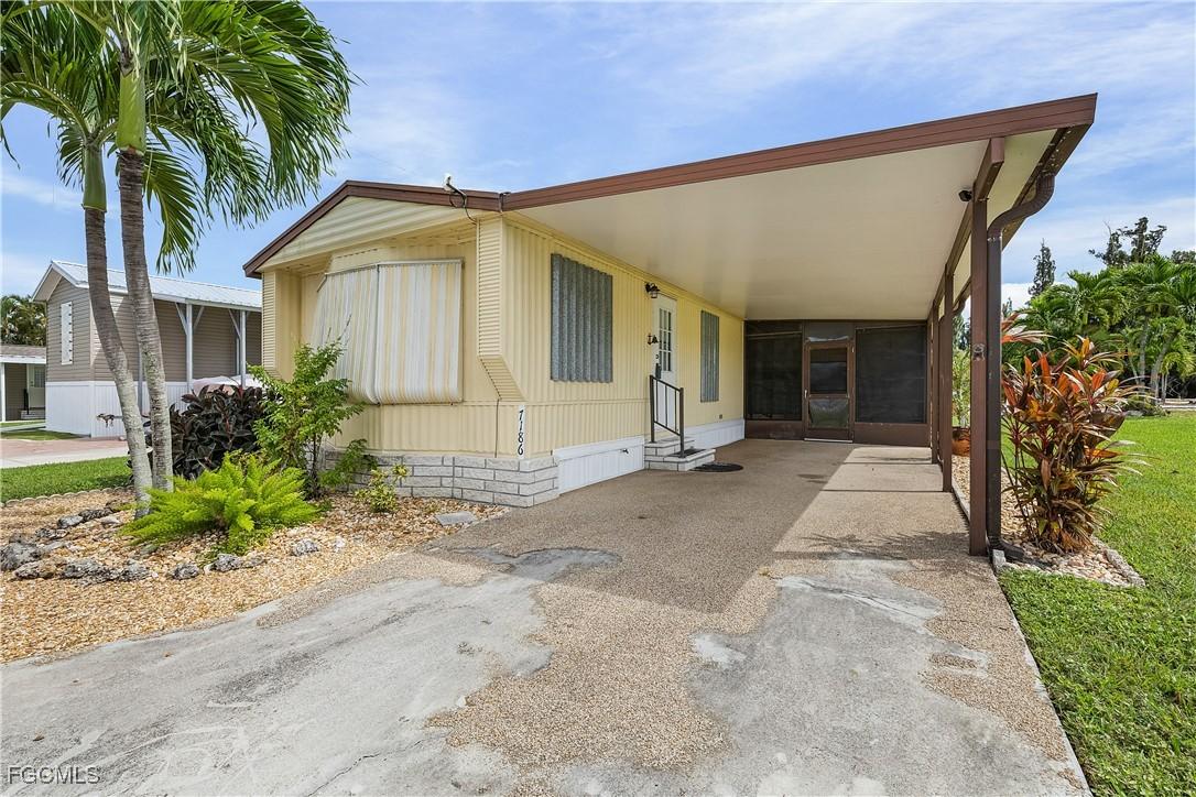 7186 Ladyfish Dr., St James City, FL 33956