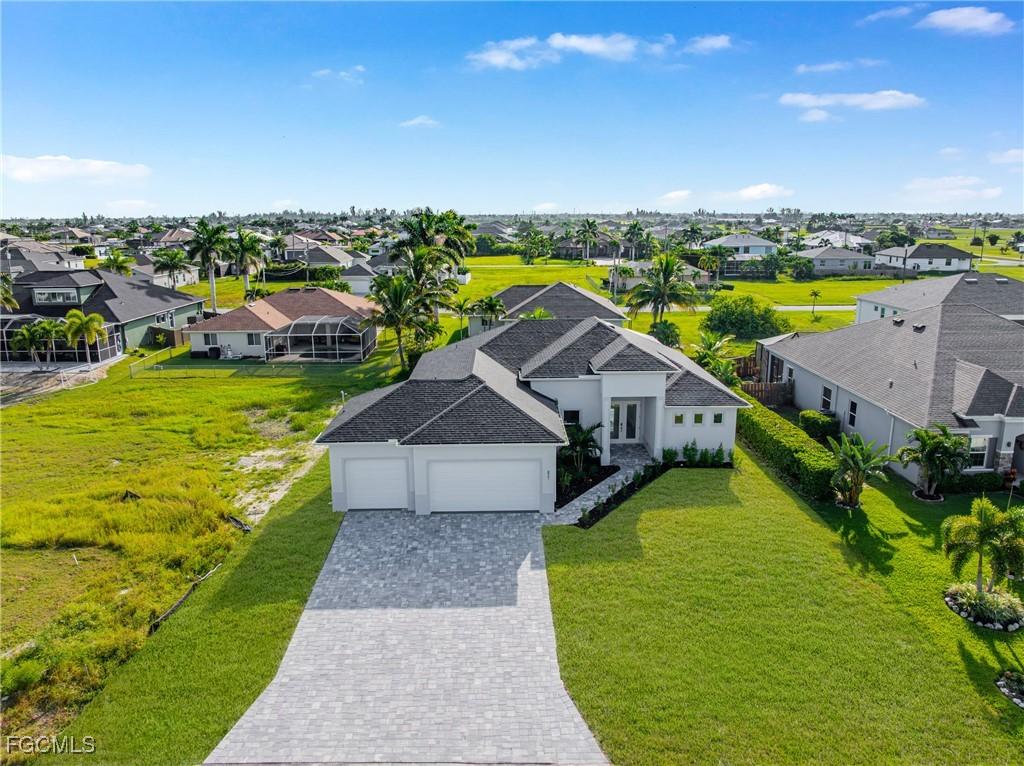 821 NW 37th Pl., Cape Coral, FL 33993