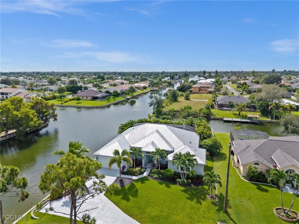 528 SE 14th Ter., Cape Coral, FL 33990