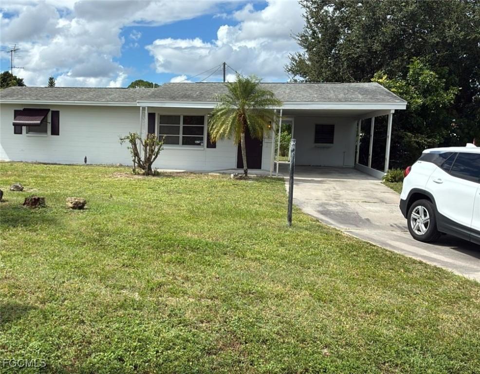 121 Andros St., Lehigh Acres, FL 33936