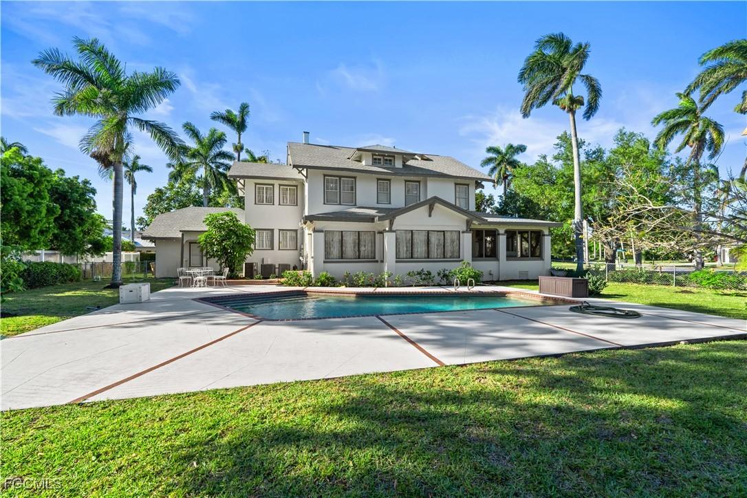 3235 Avocado Dr., Fort Myers, FL 33901