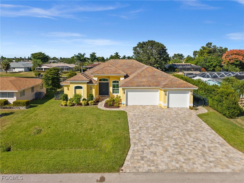 211 SE 37th Ln., Cape Coral, FL 33904