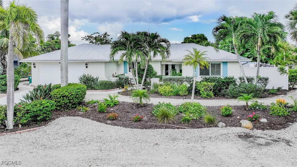 930 Lindgren Blvd., Sanibel, FL 33957