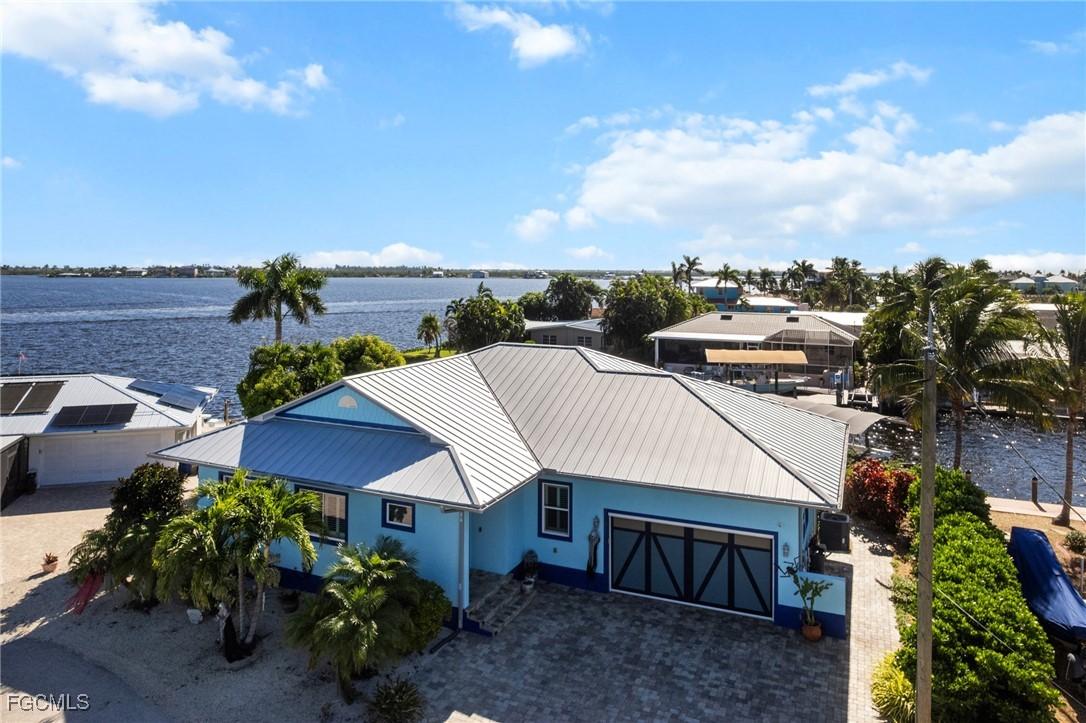 2743 Janet St., Matlacha, FL 33993