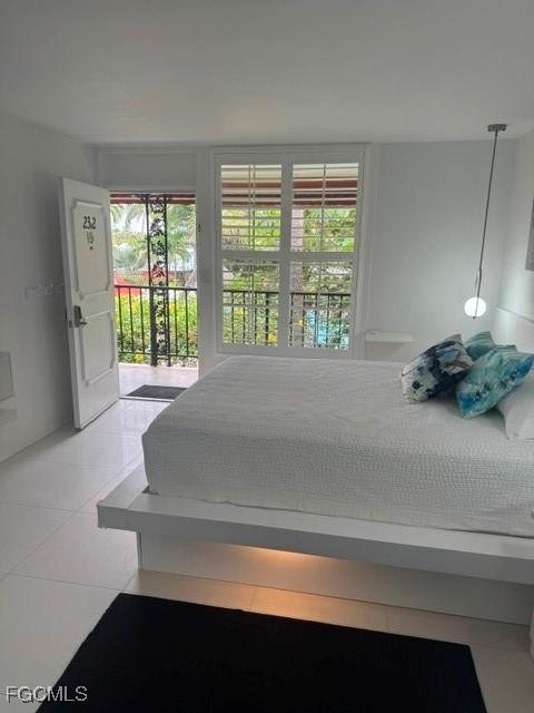 2555 9th St. #232, Naples, FL 34103