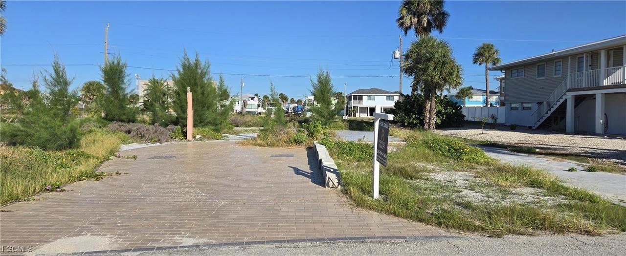 113 Anchorage St., Fort Myers Beach, FL 33931