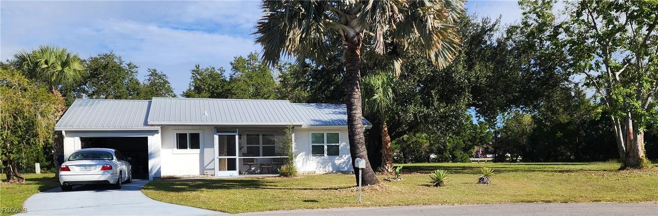 2010 Steamboat Cir., Labelle, FL 33935