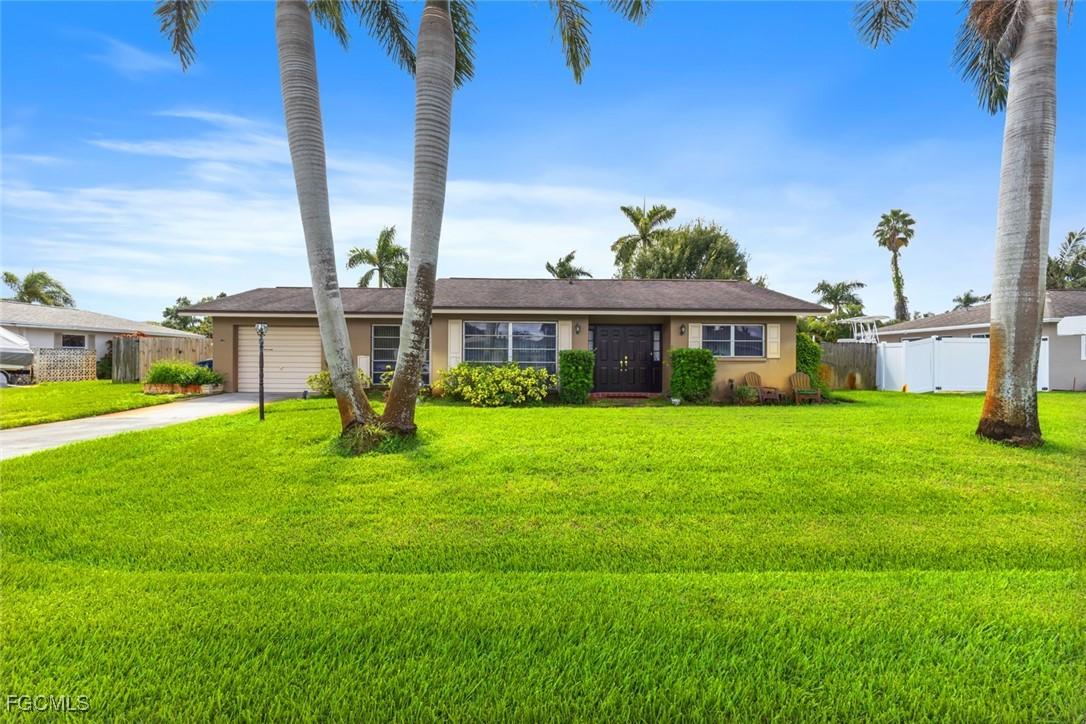 2424 Kent Ave., Fort Myers, FL 33907