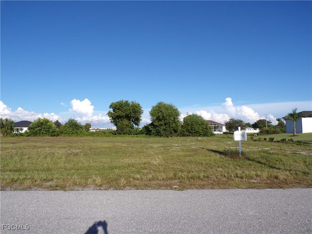 105 NW 24th Ave., Cape Coral, FL 33993
