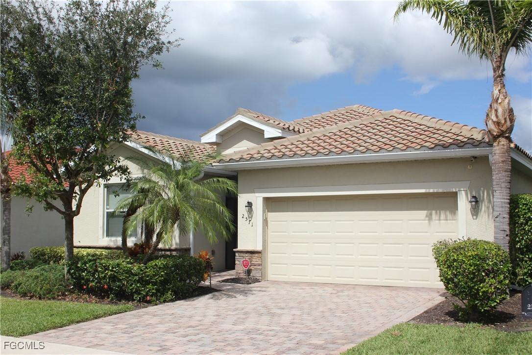 2571 Laurentina Ln., Cape Coral, FL 33909