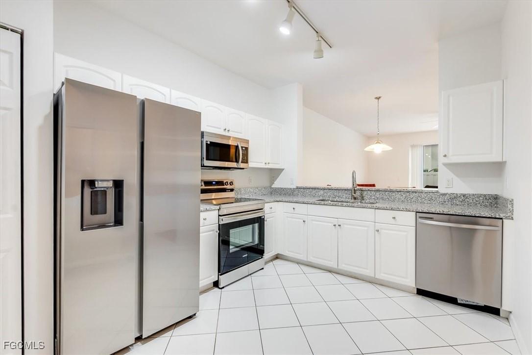 3635 Pine Oak Cir. #102, Fort Myers, FL 33916