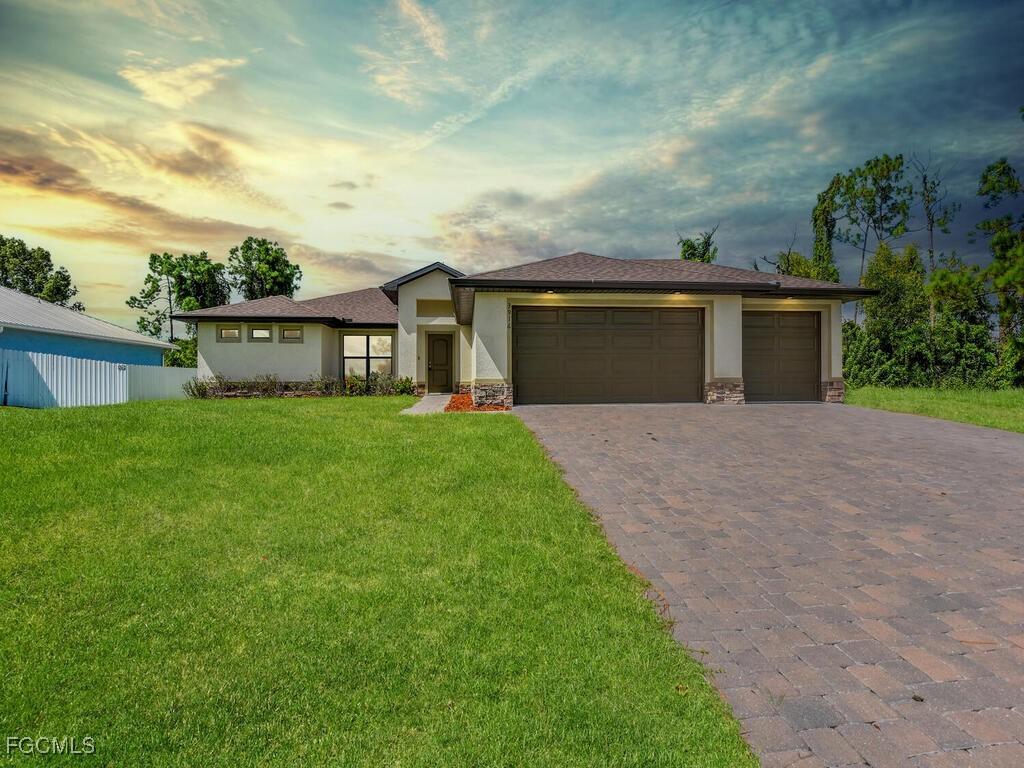 3916 NE 8th Pl., Cape Coral, FL 33909