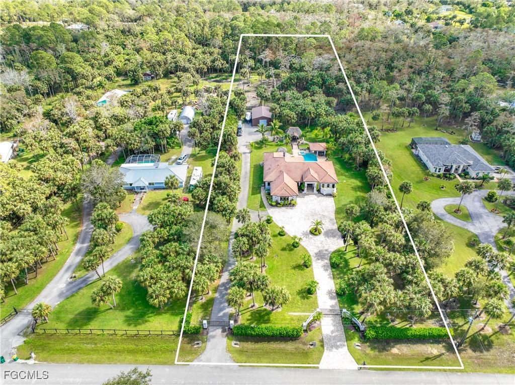 214 9th St., Naples, FL 34120