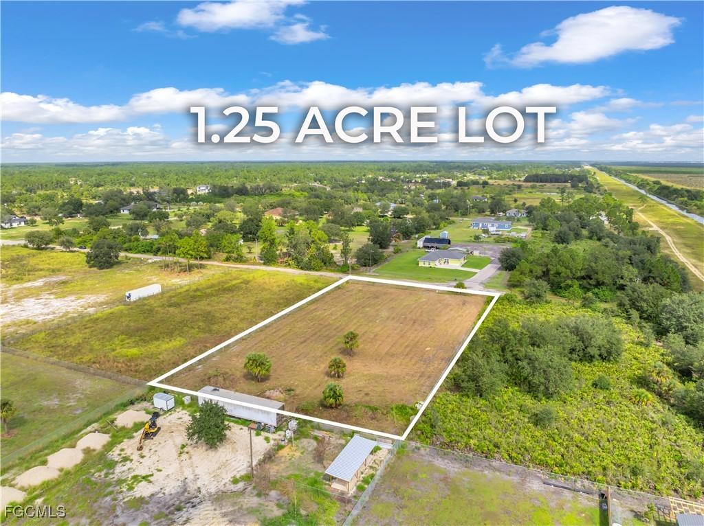 7537 3rd Pl., Labelle, FL 33935