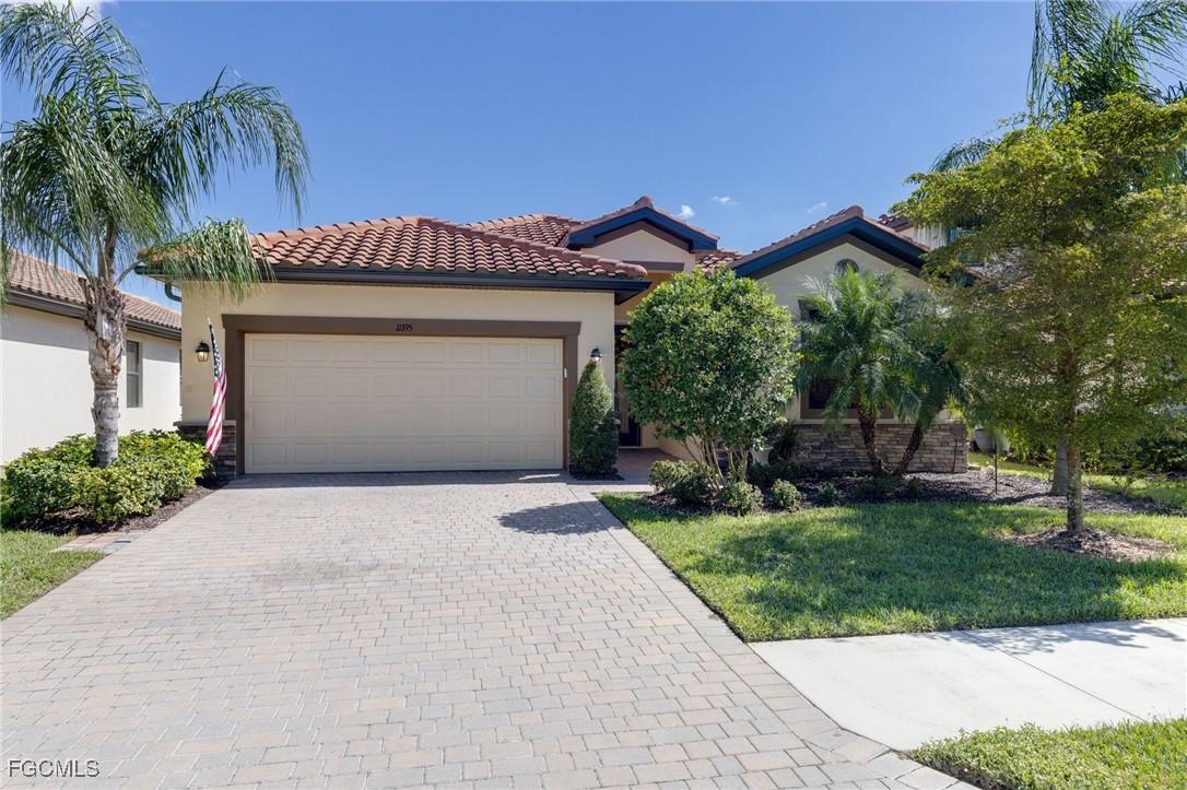 11395 Shady Blossom Dr., Fort Myers, FL 33913