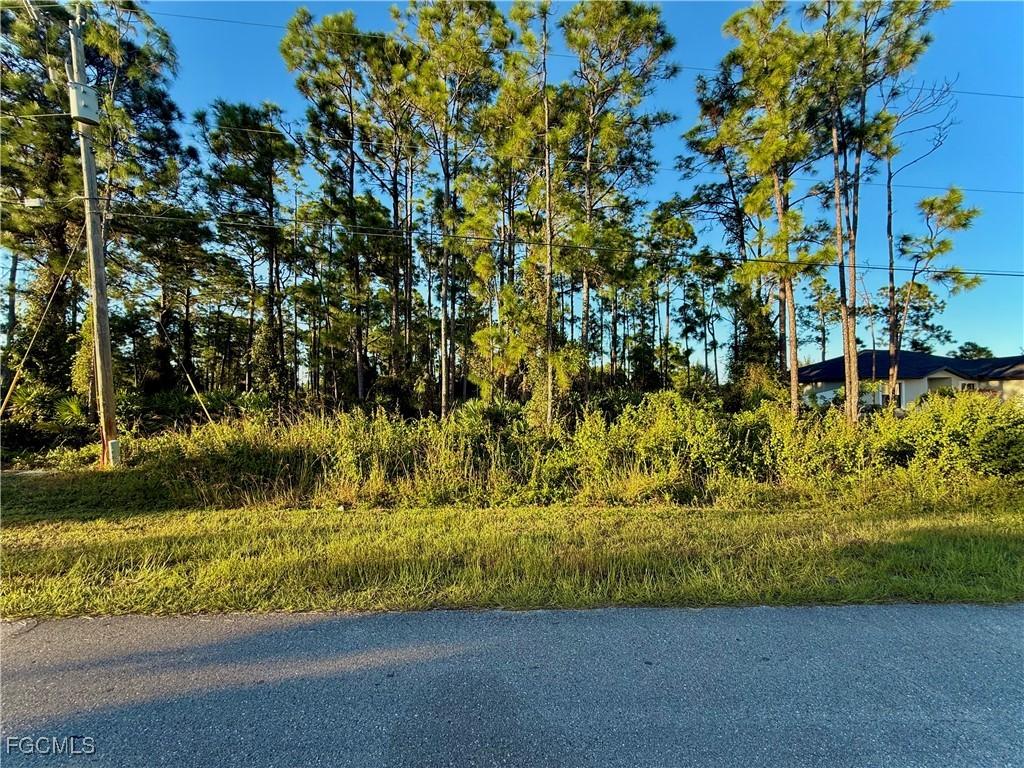 511 Trinity St., Lehigh Acres, FL 33974