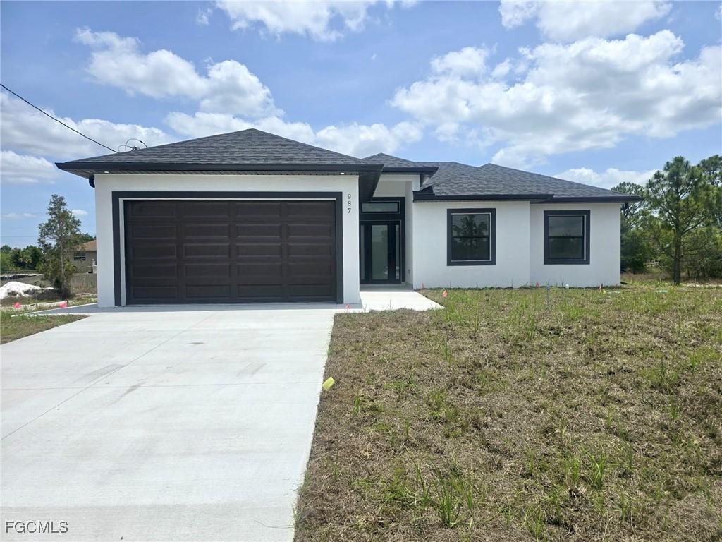 987 Edgerton Ave., Lehigh Acres, FL 33974