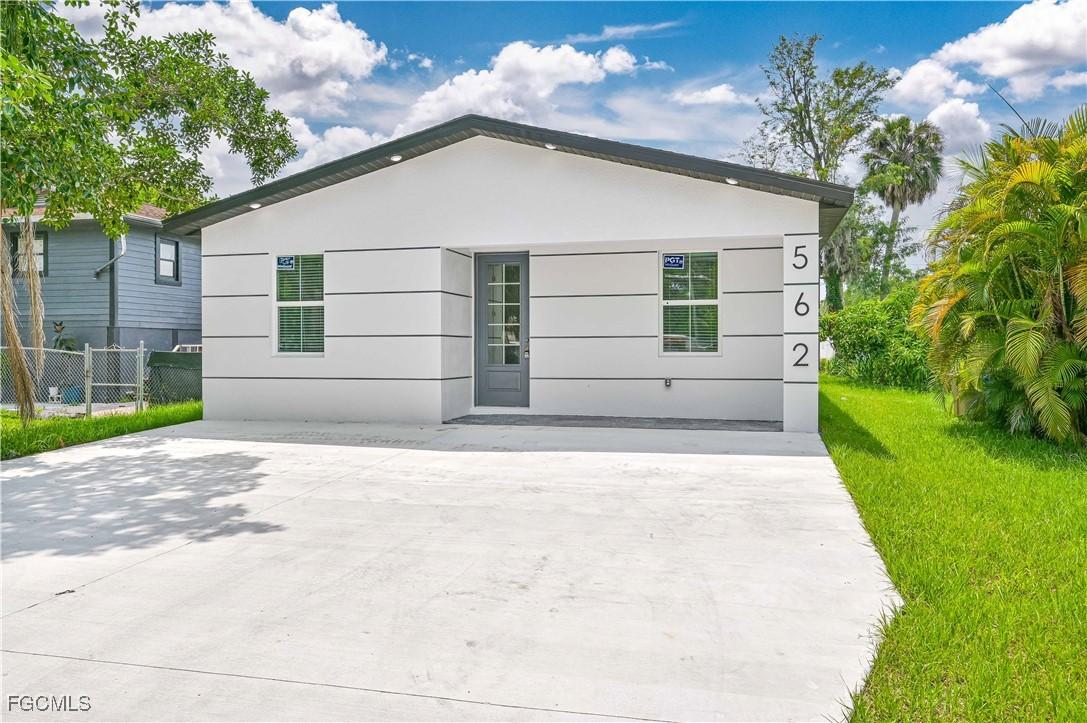 2219 Carver Ave., Fort Myers, FL 33916