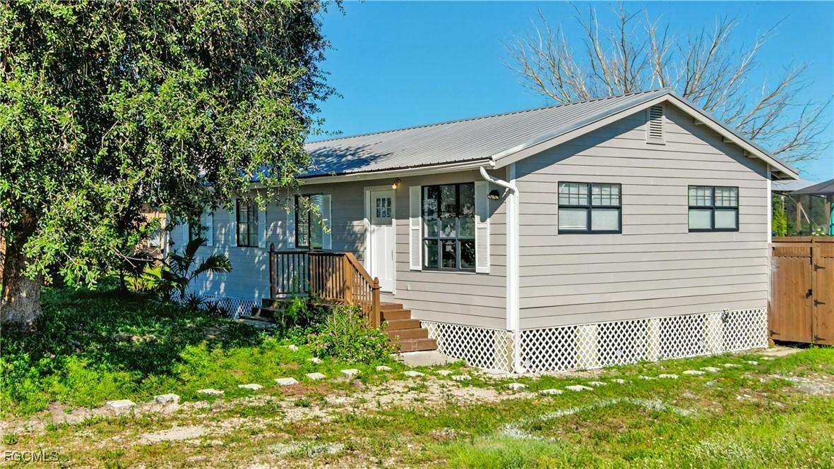 3216 22nd St., Lehigh Acres, FL 33976