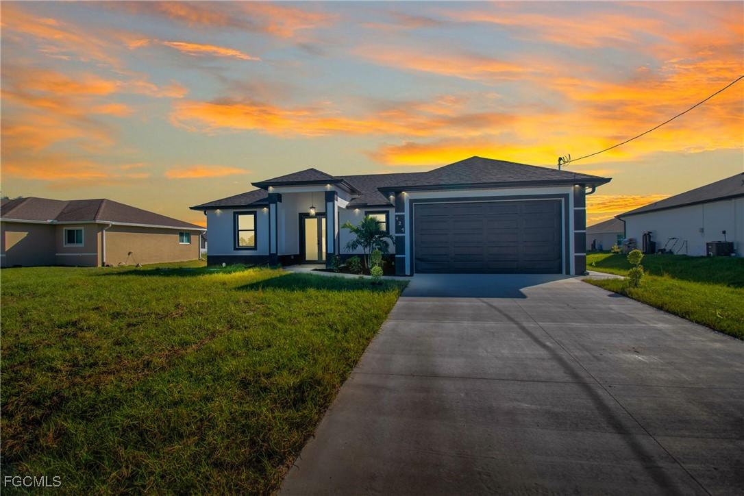427 Petite Ave., Lehigh Acres, FL 33974