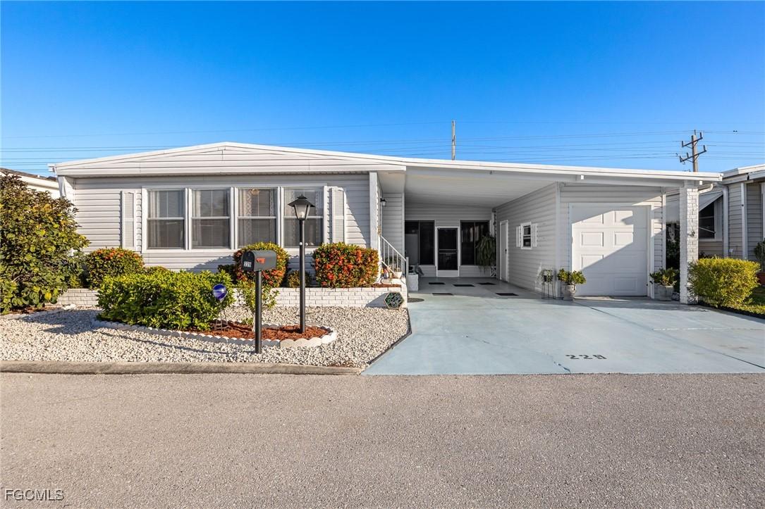 229 Trevino Ct., North Fort Myers, FL 33903