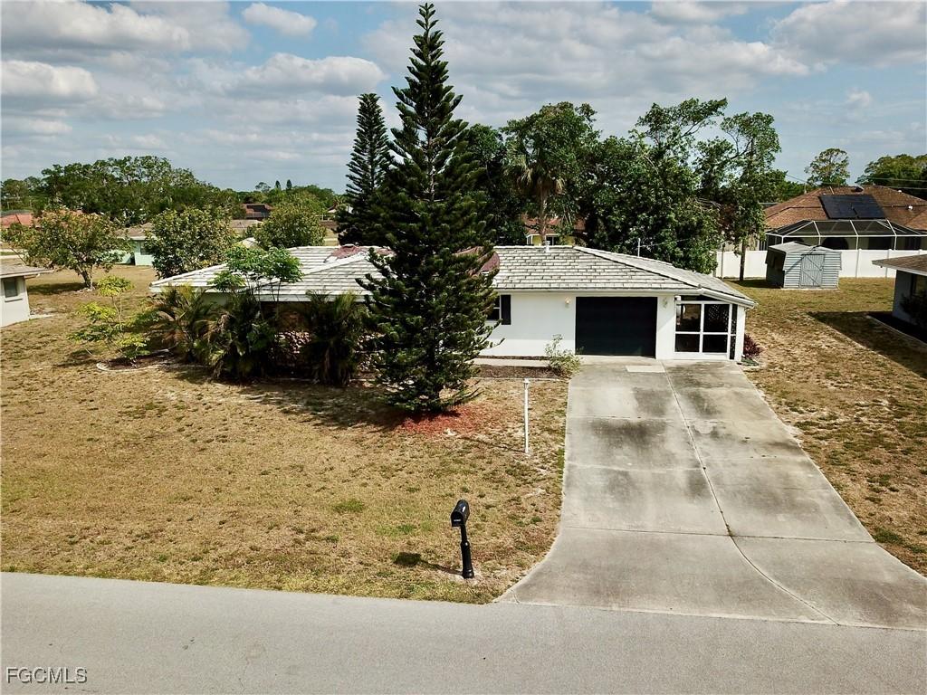 320 Hollywood St., Lehigh Acres, FL 33936
