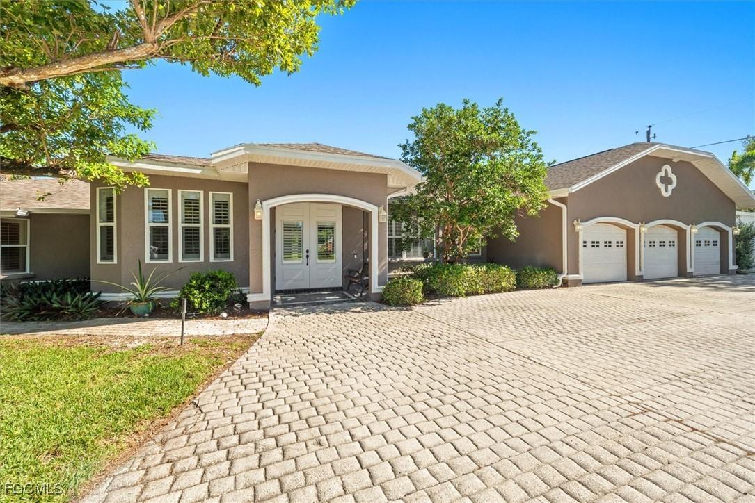 729 Dean Way, Fort Myers, FL 33919