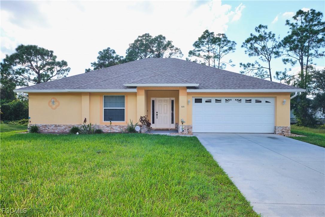706 Creuset Ave., Lehigh Acres, FL 33974