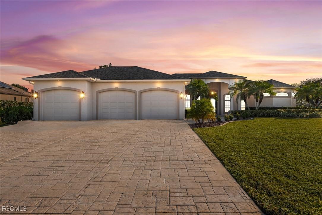 8230 Hunters Glen Cir., North Fort Myers, FL 33917